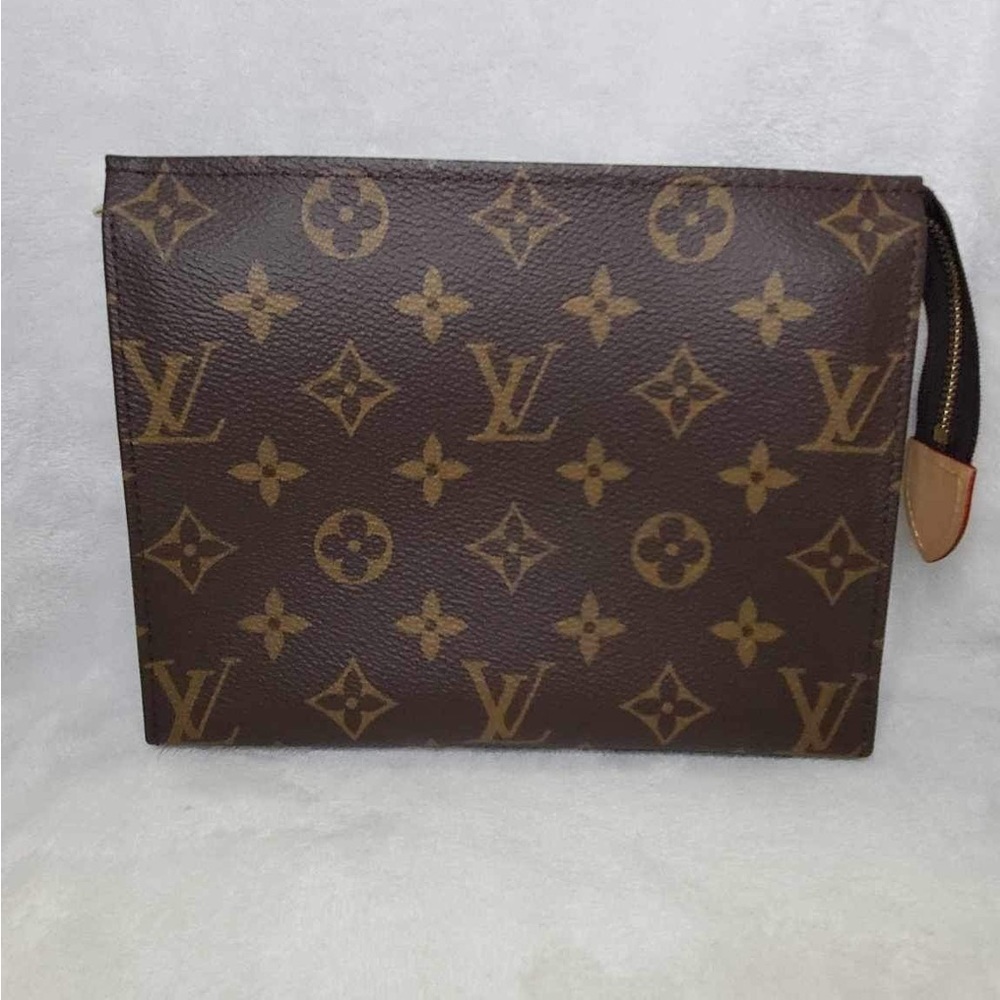 Louis Vuitton toiletry pouch 19